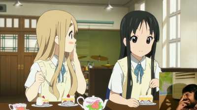Mutahar reacts to "Mugi stealing strawberry from Mio" (Very Emotional)
