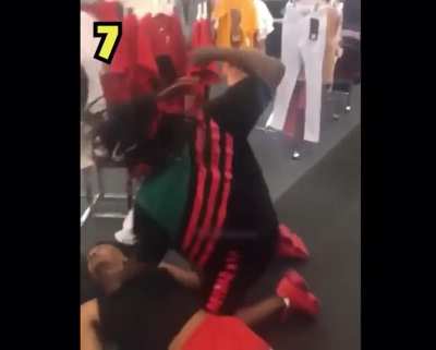 STOP FOR YOU KILL EM👊😳. (By the way the guy that got fucked up was Instigating the fight)