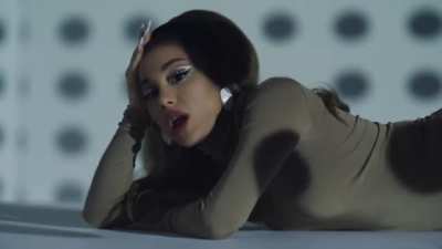 I might jerk off to Ari for the first time because of this video. Didn&rsquo;t know she could do this