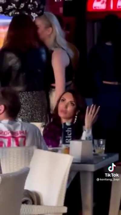 Let me just do a handstand in this crowded restaurant. Everyone&rsquo;s here for me, right?