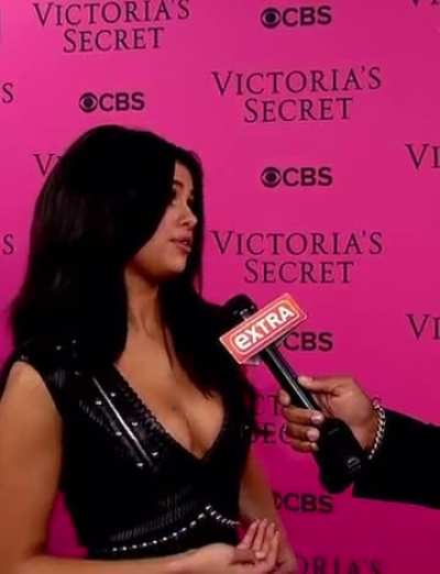 &ldquo;ExtraTV&rdquo; interview at the Victoria Secret Fashion Show | November 2015