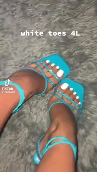blown so many loads to these toes 