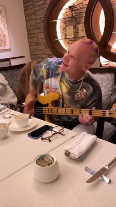 Flea playing Get Up &amp;amp; Jump for a fan in Osaka