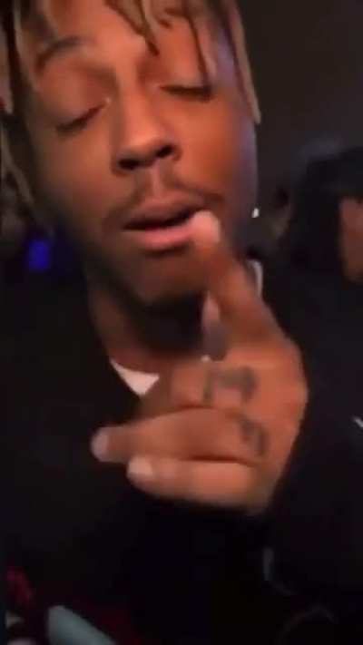 Juice singing X&rsquo;s song LEGENDS