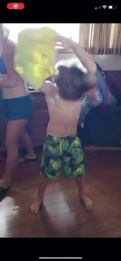 My cousin going supersain after he saw boobies