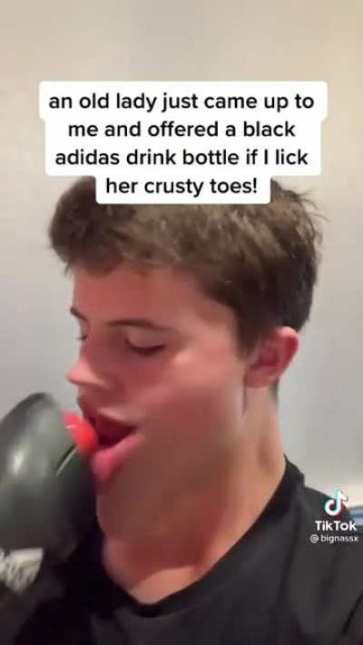 lemme lick those crusty ass toes bbg 😘