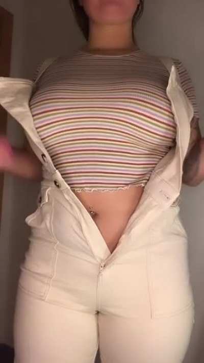 just about squeezed these thighs into my jumpsuit, come and help me take it off please