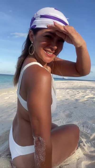 Alice Dixson