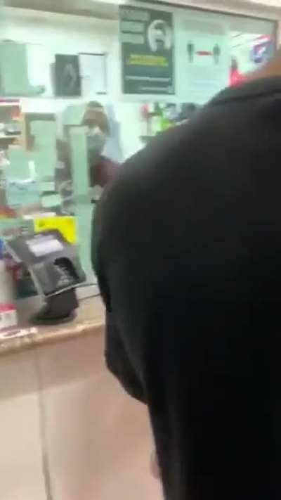 Another day in the dark side 🌑 of Los Angeles. LA pimps harassing a sex worker on Figueroa St. This is 1 way pimps try to control & intimidate sex workers in LA