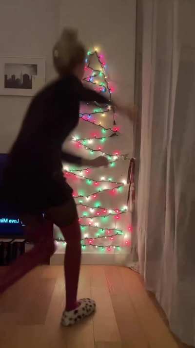 "Merry December 1st" - Grace VanderWaal (IG)