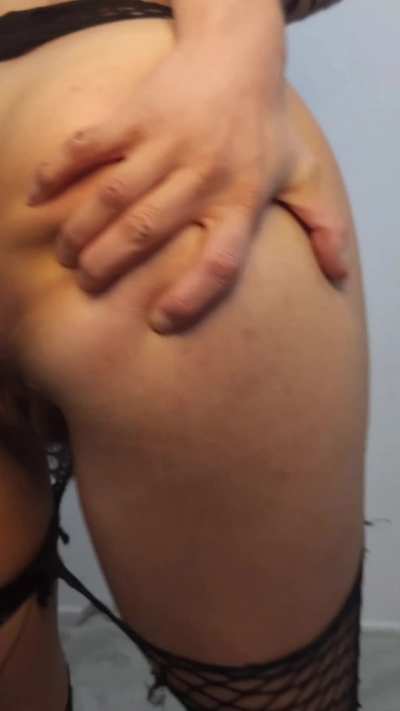 I ripped my fishnet so you can fill my ass