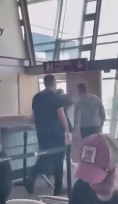 Cristina Kirchner en el aeropuerto 
