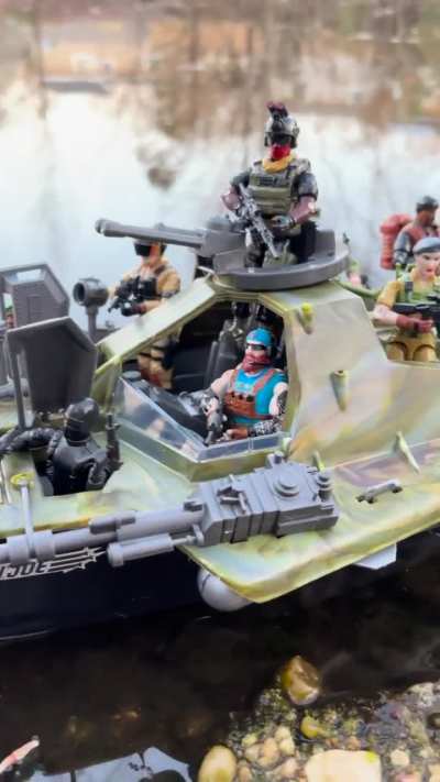 Joes team up with Delta 17 for patrol on the Moray.