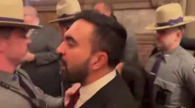 This video of Zohran Mamdani confronting Tom Homan in March was the first time I ever heard about him and I was sold on the spot. This is the energy I expect from my mayor and every single elected Democrat
