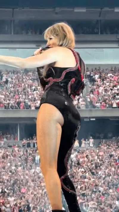 There&rsquo;s no booty better than hers!