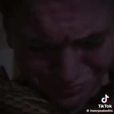 Something&rsquo;s wrong (by @itsmrpeakedits on TikTok)