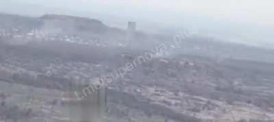 Ukrainian BMP-2 firing from top of slagheap near Horlivka  