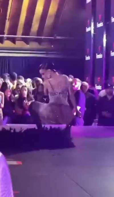 Doja twerking