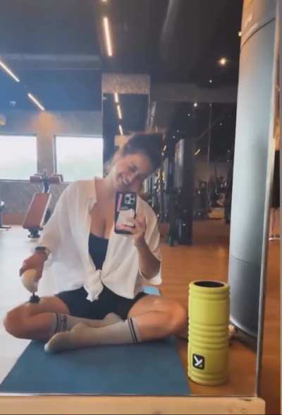 Aisha Sharma Tease