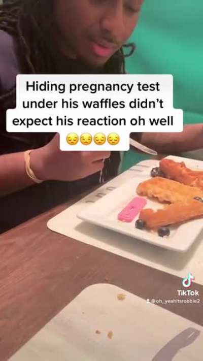 i don&rsquo;t think thats how you tell someone your pregnant 🥴