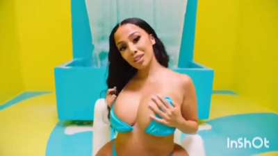 Bando_tinee touching her tits😍