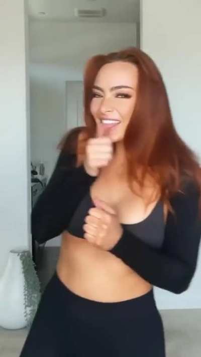 @caitchristinee