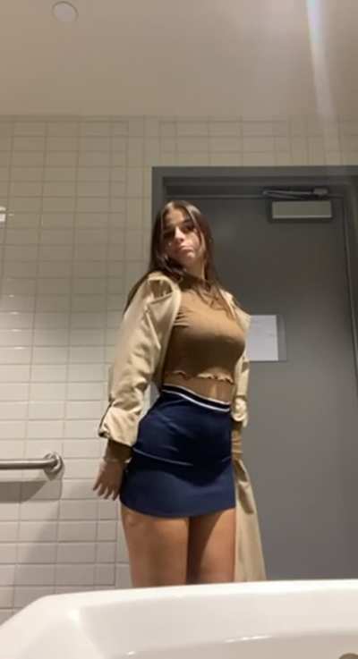 Do you like your 18 years old girl in that outfit.... I am ready for our date