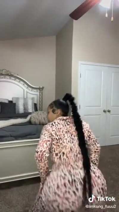Look at them cheeks