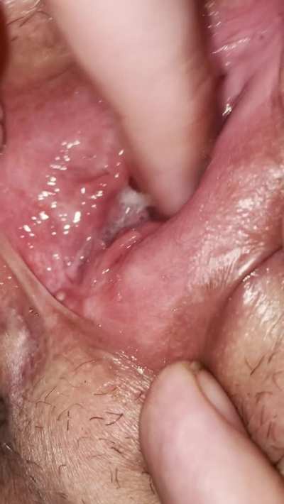 Fingering wifeys soaked pussy 😉