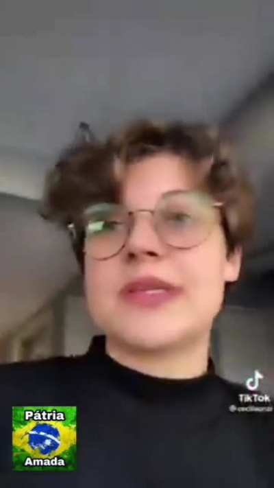 Meu Deus, ta ai o jovem politizad&atilde;o sustentado pelo pai....