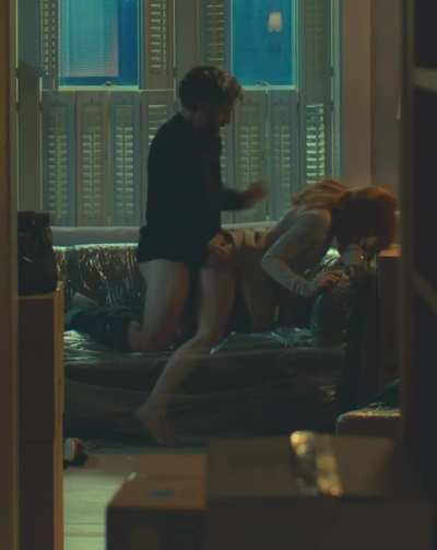 Jessica Chastain getting her MILF  cheeks clapped