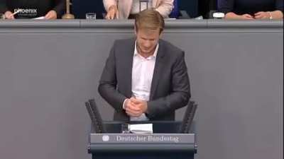 Robin Mesaroschs gestriger Auftritt w&auml;hrend der aktuellen Stunde im Bundestag u.a. zum Thema das Blackout und Stromausfall nicht dasselbe sind.