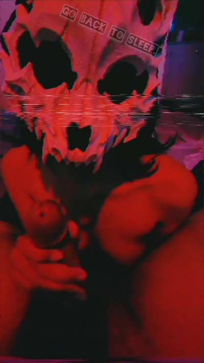 Thought I'd give you a scared boner 💀