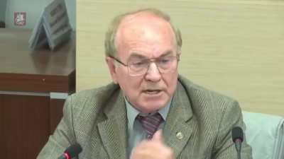 Путин красиво говорит но демография у нас ужасная. В стране эпидемия психогенного бесплодия. Люди живут как в зоопарке:тоска безысходная, страх. Смертность среди молодых выросла на 40-50%" сесть и обсудить проблемы демографии по взрослому, не приглашая Пу