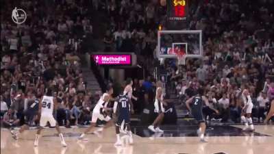 [Highlight] Dereck Lively comes crashing in for the putback dunk (with replay)