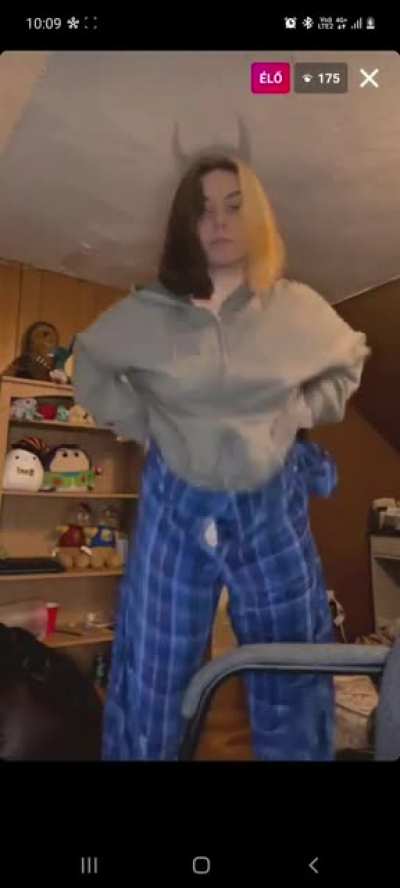 😀