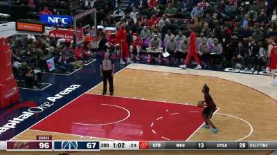 [Highlight] Garland shoots three straight technical free throws... Holiday, Harrell and Bertans were called for the techs