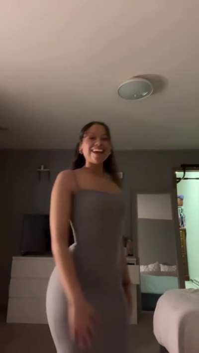 Ana&rsquo;s Dump Truck in a Dress 🛻🍑