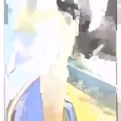 How lolis shower