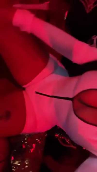 🤳🏻😻