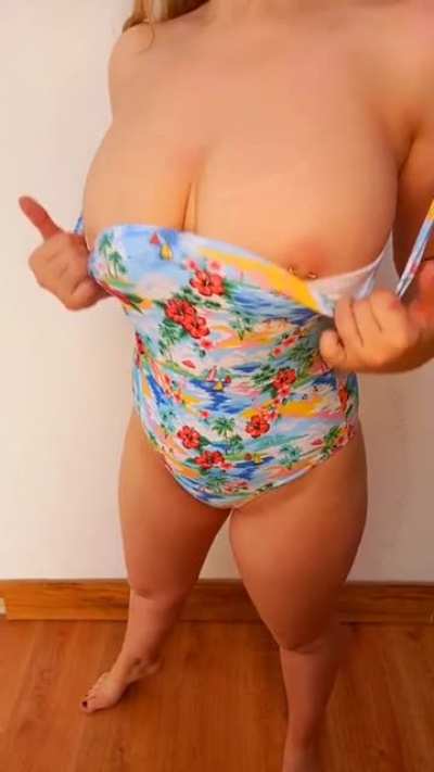 [Titty reveal oc] Easy access for you!
