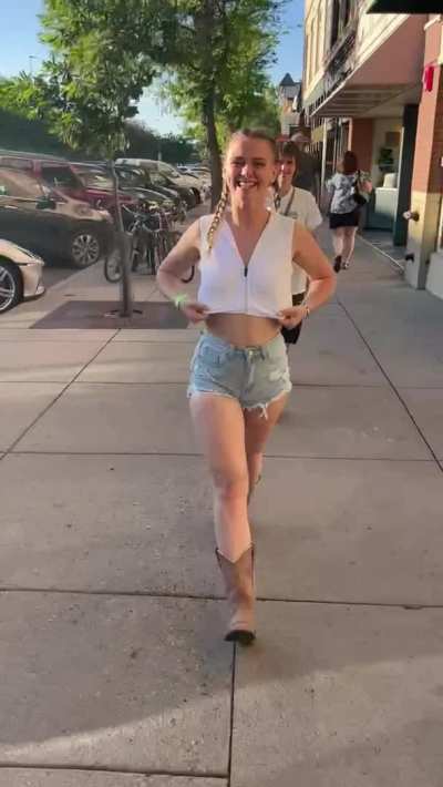 Iâd love to be fucked in front of all these people (;
