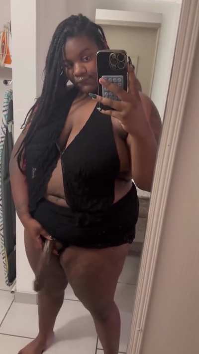 X | Can you imagine being strapped by a 5’10 BBW 😩? I’ll strap down anybody, I don’t discriminate 😝Where are all my pansexuals 💖💛💙? | @Gothicgoddess2u