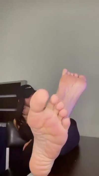 Add my telegram🩷~Feetplug1 for Content Omegle, amateur and more telegram~Feetplug1