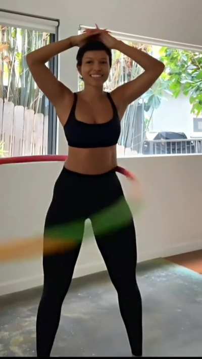 Karrueche's quick easy hip &amp;amp; belly workout 🥏