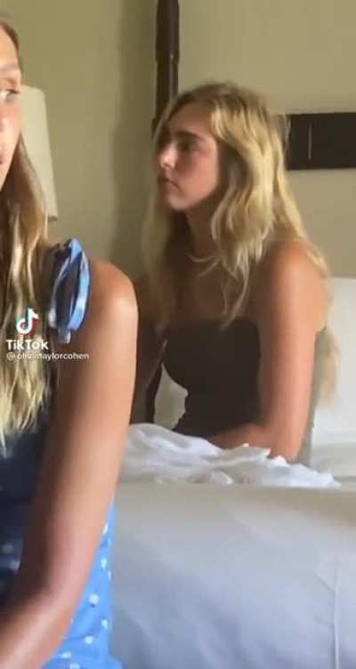 &ldquo;watch my bff mirin my brother&rdquo; she&rsquo;s thirsty