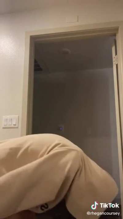 👀