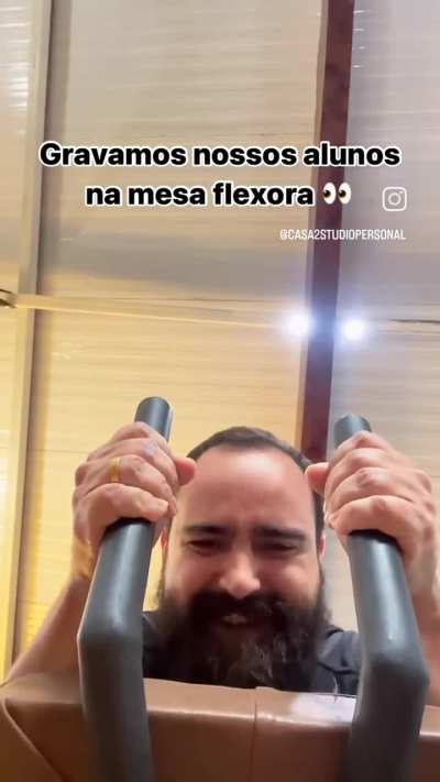 O miseravel que teve essa ideia &eacute; um g&ecirc;nio 🤣 academia de um &acirc;ngulo diferente 🤤