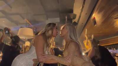 New Years Kiss 🥵😈