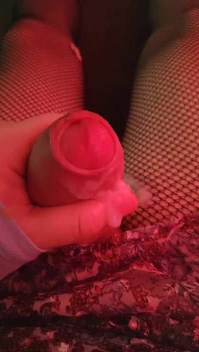 Playing with my cum 👉👈